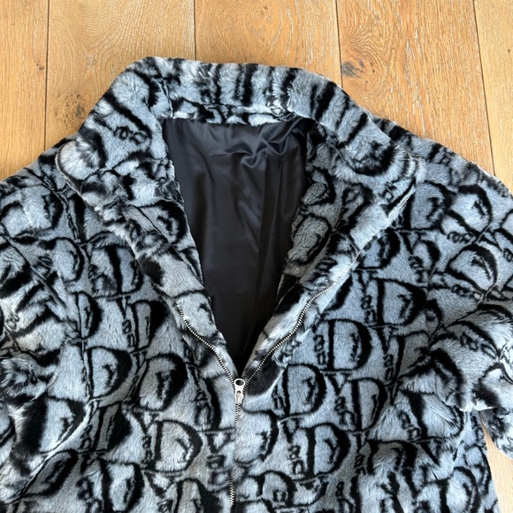 VanDior Faux Fur Jacket - Picture 10 of 12